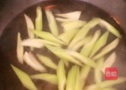西芹炒肉的做法图解3