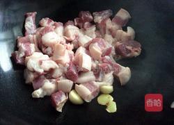 五花肉烧笋干的做法图解3