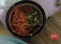 胡萝卜青椒面饼的做法图解3