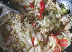 五花肉炖包菜的做法图解4