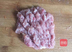 红薯粉红萝卜肉丸汤的做法图解1