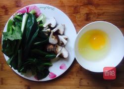 青菜鸡蛋面的做法图解1