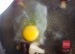 青菜鸡蛋面的做法图解3