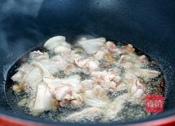 大白菜炖冻豆腐的做法图解3