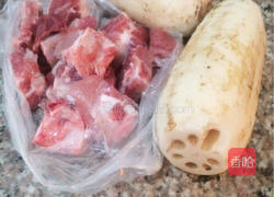 莲藕排骨汤的做法图解1