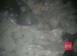 杏鲍菇炒青椒的做法图解3
