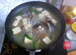 快煮鲫鱼豆腐汤的做法图解9