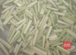肉炒芹菜的做法图解3