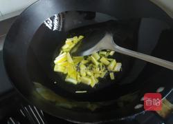 西葫芦炒鸡蛋的做法图解4