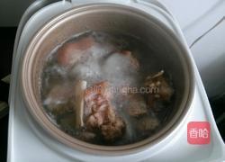 红烧黄豆猪蹄的做法图解1