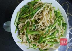 蒜苗干豆付的做法图解7