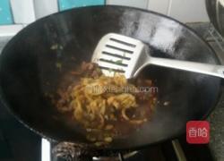 榨菜丝炒米饭的做法图解3