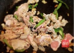 辣白菜炒肉片的做法图解2