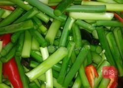 蒜苔炒腊肉的做法图解2