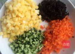 菠萝炒饭的做法图解2