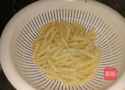 抱蛋黑椒意面的做法图解7