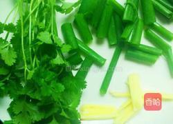 鲫鱼汤的做法图解1