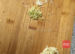 蒜蓉粉丝蒸虾的做法图解2