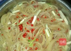 酸辣猪皮的做法图解5