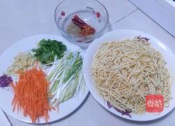 凉拌干豆腐丝的做法图解1