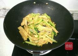 香芹炒腐竹的做法图解6