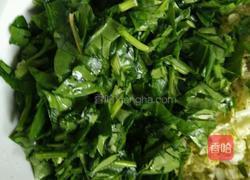菠菜鸡蛋饼的做法图解1