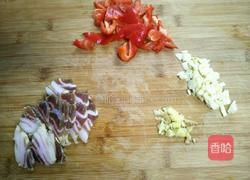 腊肉干煸菜花的做法图解2