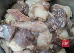焖鸭肉的做法图解1