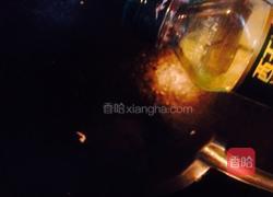 西兰花炒木耳的做法图解4
