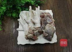 鱼胶莲子百合汤的做法图解2