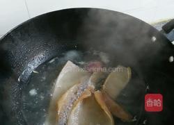 凉拌猪皮的做法图解1