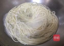 卤牛腩汤面的做法图解2