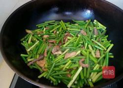 蒜台炒肉的做法图解3