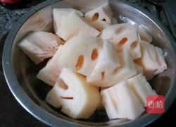 莲藕大骨汤的做法图解2