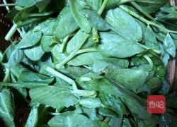 碗豆尖鸡汤的做法图解1