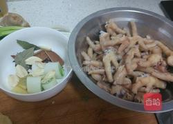 红烧鸡爪的做法图解1