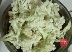 蒜苗炒菜花的做法图解2