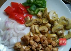 蘑菇鸡肉比萨的做法图解2