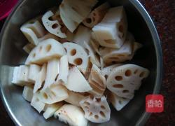 莲藕汤的做法图解1