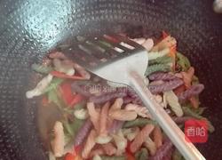 青椒胡萝卜炒彩色虫虫面的做法图解12