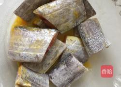 糖醋带鱼的做法图解2