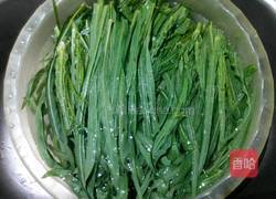 苦麦菜猪肉汤的做法图解3