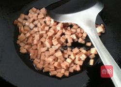 火腿肠炒青豆的做法图解2