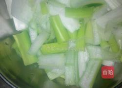 金针菇炒鸡蛋的做法图解4