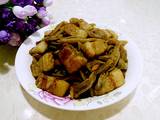 五花肉炖干豆角