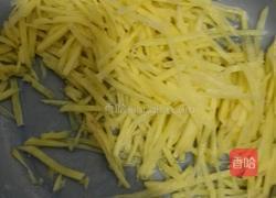 韭菜炒土豆丝千叶豆腐小肠的做法图解1