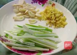 青蒜炒熏干的做法图解4