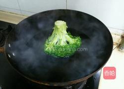 西兰花炒饭的做法图解2