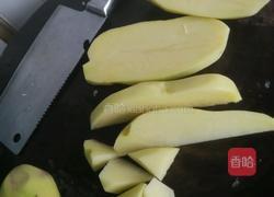 炸土豆的做法图解1