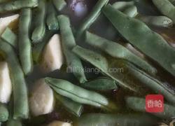 大骨头炖豆角的做法图解3